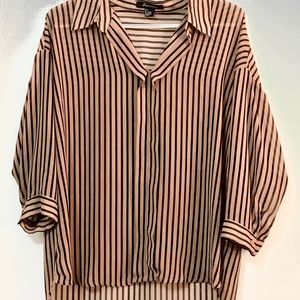 Great looking Forever 21 Blouse. L